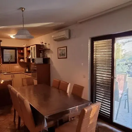Apartamento Luka *