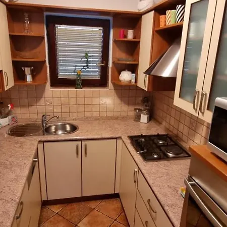 Luka Apartman